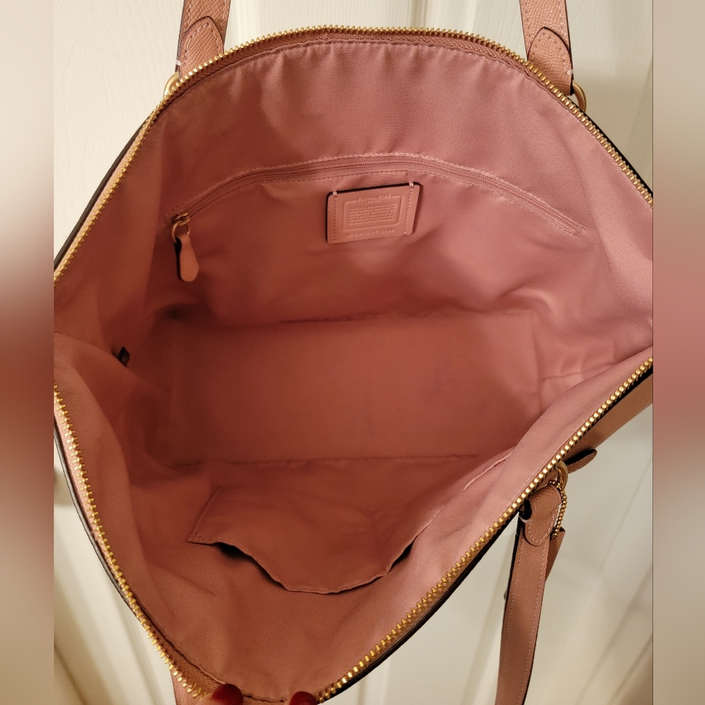 Coach Gallery Tote - Picture 11 of 16